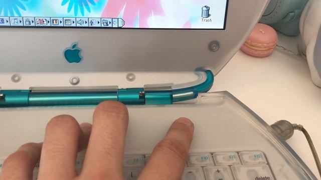 My iBook G3 Clamshell/Using an iBook G3 in 2021 смотреть онлайн