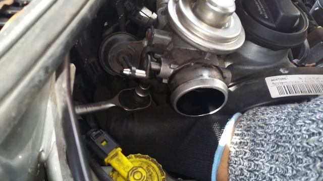 How To Remove VW Golf Mk4 EGR Valve смотреть онлайн