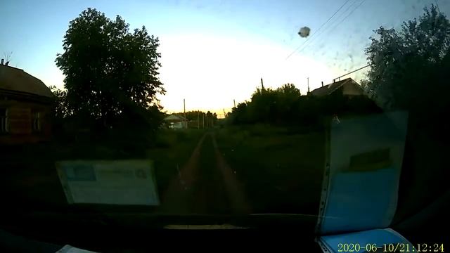 10,06,2020г. В деревне есть газ, колонки на воду, на улицах, но дороги просто ужас смотреть онлайн