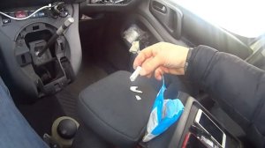 Ремонт ручки мкпп пежо партнёр типи.