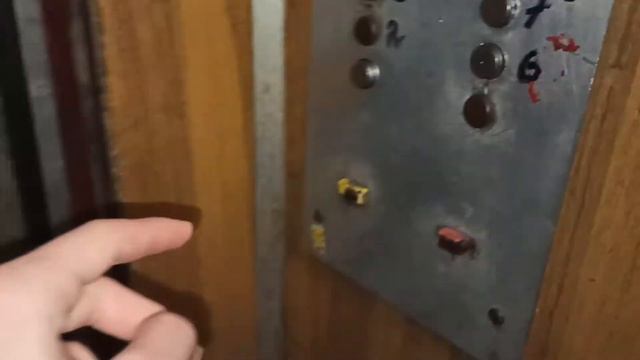 (Переснято 2-й раз) Лифт УКМ, г/п 320 кг, V=0,71 м/с (ул. Калнышевского, 8, подъезд 2, г. Запорожье смотреть онлайн