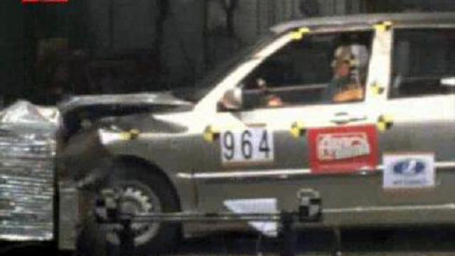 Краш-тест Chery Amulet по методике EuroNCAP на скорости 64 км/ч смотреть онлайн