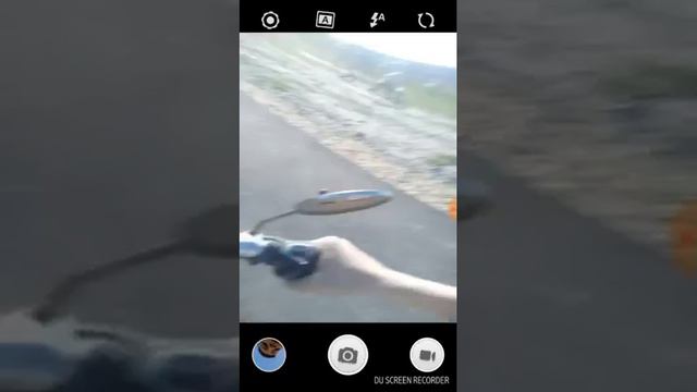 Катаеся возле школы номер 3