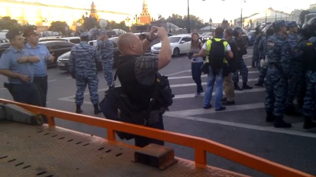 Манежная площадь. Вид от гостиницы Националь. 2013 07 18 21 25 07 смотреть онлайн