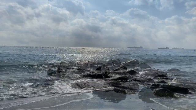 Sea, sun and rocks / Море, солнце и камни смотреть онлайн