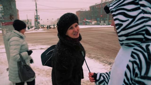 Как люди относятся к Такси Zебра? смотреть онлайн