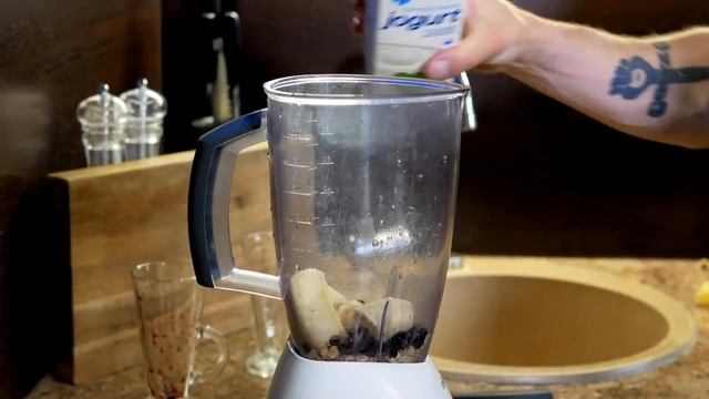 СЛАДКИЙ ОВСЯНЫЙ КОКТЕЙЛЬ ПОСЛЕ ТРЕНИРОВКИ смотреть онлайн