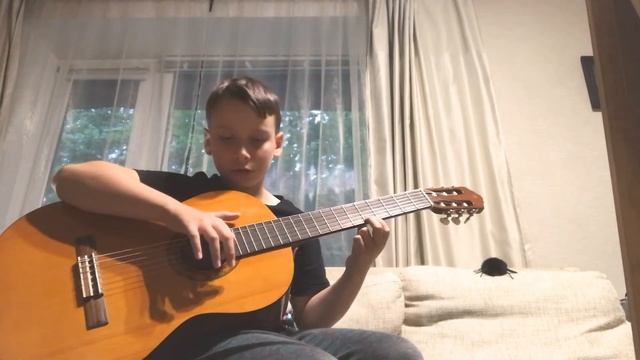 В траве сидел кузнечик.Учимся играть на гитаре. смотреть онлайн