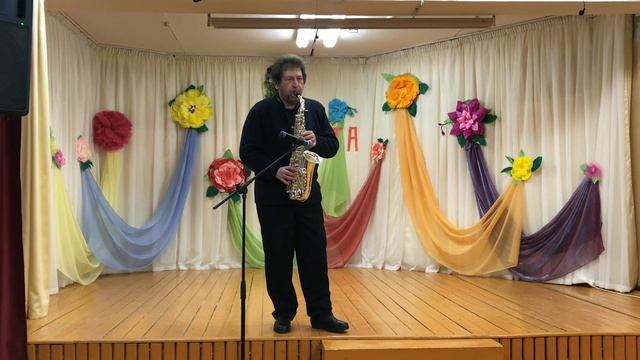 Видеоролик - поздравление «Примите наши поздравления с Международным женским днём» смотреть онлайн