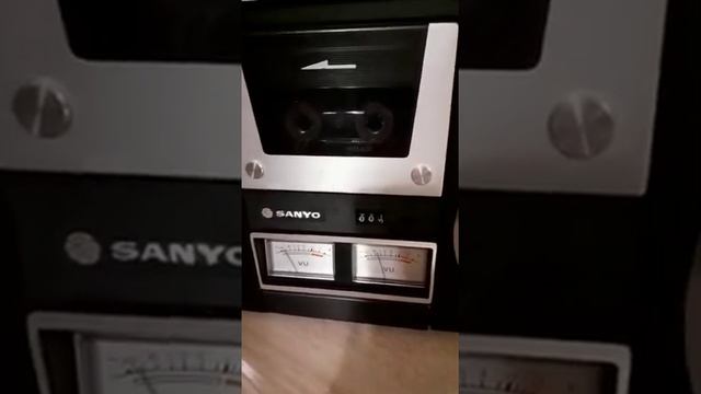 Демонстрация работоспособности магнитолы Sanyo M4500ke смотреть онлайн