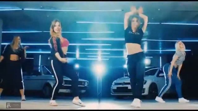 Снег во дворе БЕЗУМНО КРАСИВАЯ ПЕСНЯ?INSANELY BEAUTIFU SONG Арвид смотреть онлайн