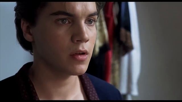 СТУДЕНТЫ СНЯЛИ ДОМАШНЕЕ ВИДЕО - СОСЕДКА (2004) смотреть онлайн
