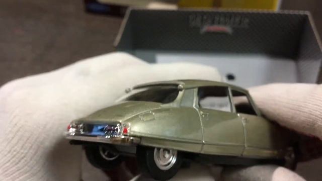 Welly Old Timer Citroen DS 23 смотреть онлайн