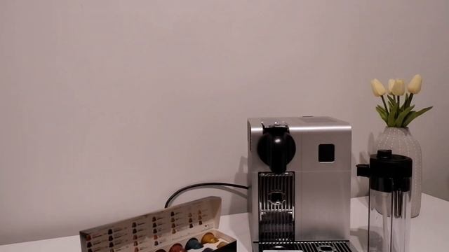 Nespresso Lattissima PRO Coffee Machine Unboxing смотреть онлайн