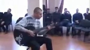 есть красивая одна девушка на земле песня под гитару