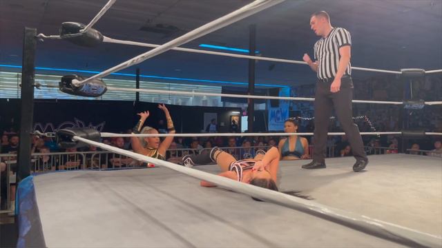 Epic: Emily Jaye vs JC Storm w. Simone Valentina - FULL MATCH смотреть онлайн