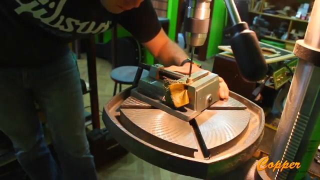 Замена гайки анкера Fender Stratocaster / How to replace a truss rod bullet at Fender Stratocaster смотреть онлайн