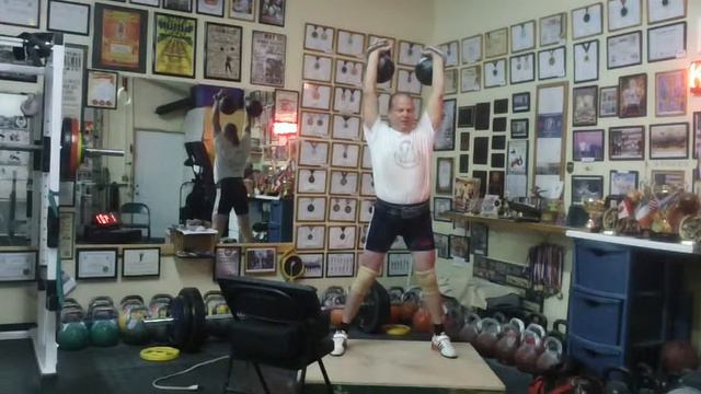 Mike Sherman Longcycle 2-26 Kg 8 mins. (4-pause w/swing) (15 reps) смотреть онлайн