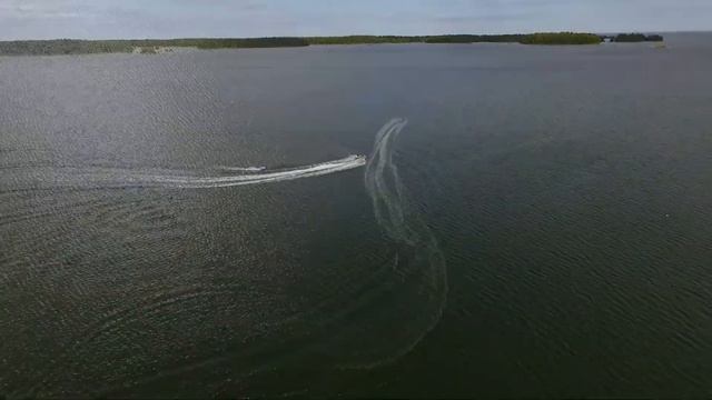 Vattenskoter och badring i Timmernabben смотреть онлайн