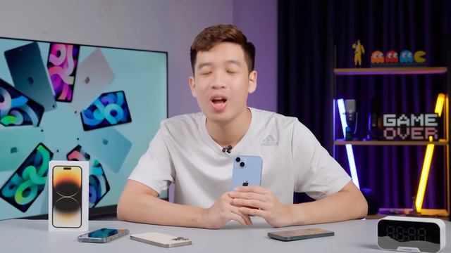 Test pin iPhone 14 Plus vs. 13 Pro Max vs. 14 Pro Max: iPhone TRÂU NHẤT mọi thời đại - Thật BẤT NGỜ смотреть онлайн