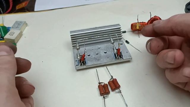 Это реально рабочая схема! Индукционный нагреватель. Своими руками! смотреть онлайн