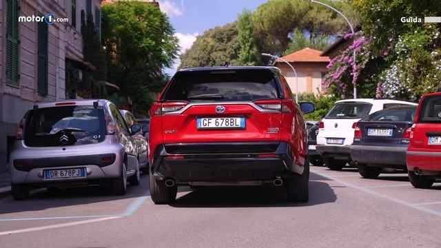 Toyota RAV4 Plug-In (2022) | Perché Comprarla… e perché no смотреть онлайн