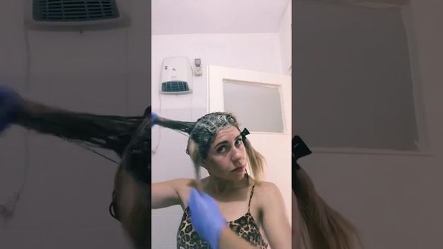 Окрашивание волос дома смотреть онлайн