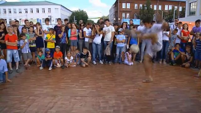 Эдуард Сухарев vs Роман Мухаметчин - 1/2 finale - "BALL U 2012" смотреть онлайн
