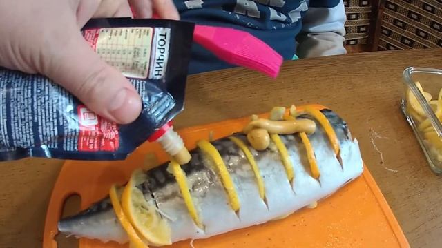 Обалденная СКУМБРИЯ! Рыба ТАЕТ во рту Скумбрия с лимоном в духовке. #рыба #скумбрия #рецепт смотреть онлайн