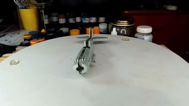 Монстр из коробки 1: 72. P-40B от Academy.