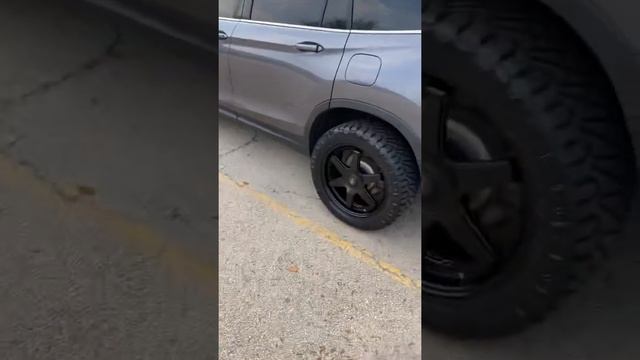Honda Pilot upgrades 2inch lift kit with 20 inch Nitto grappler’s. смотреть онлайн