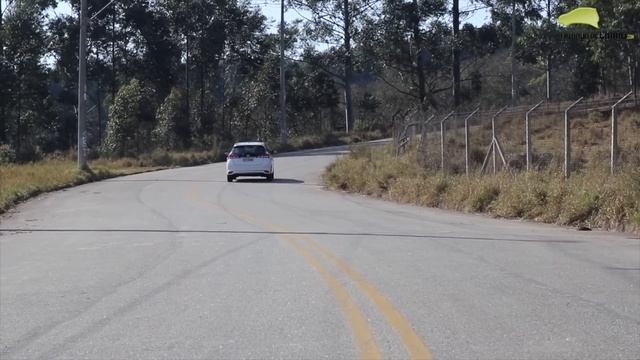 Toyota Yaris XLS Hatch 2019 avaliação - Falando de Carro смотреть онлайн