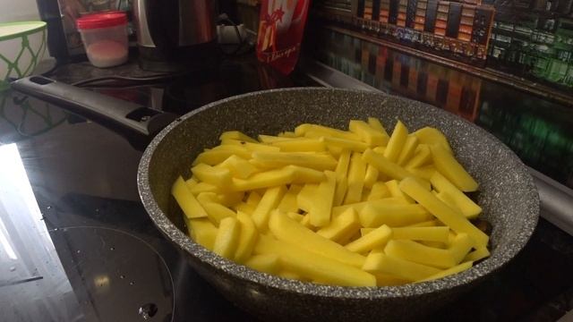 Вкусная жареная картошка с лесными грибами смотреть онлайн
