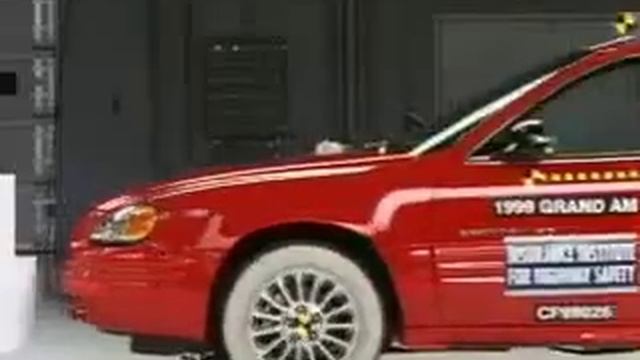 Crash Test 1999 -Discontinued Pontiac Grand Am / Oldsmobile Alero (Frontal Impact) IIHS смотреть онлайн