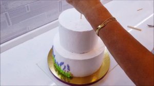 Сборка и укрепление двухъярусного торта