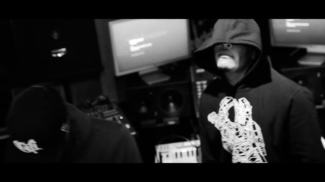 In Studio Sessions: Iggy Azalea featuring T.I. - "Murda Bizness" смотреть онлайн