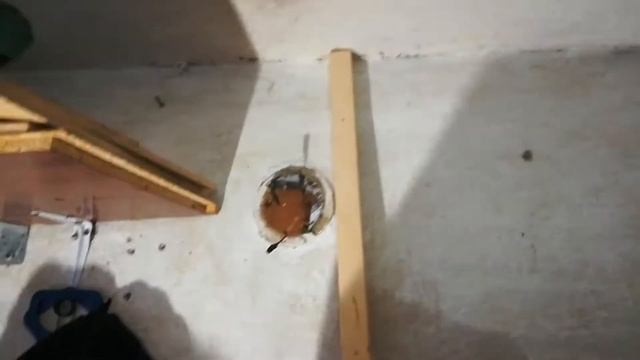 Добавляю очередную полку в гараже (Без понтов, из обрезков)