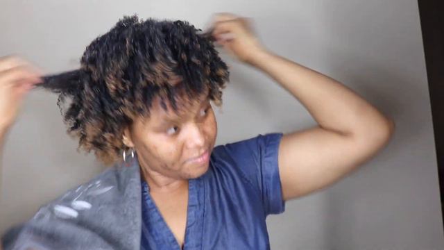 HOW I PRESERVE MY WASH N GO & KEEP MY CURLS DEFINED FOR WEEKS! NIGHT WASH N GO ROUTINE! Wash N Go смотреть онлайн