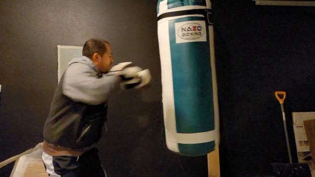 Nazo boxing 135 lb heavy bag custom colors смотреть онлайн