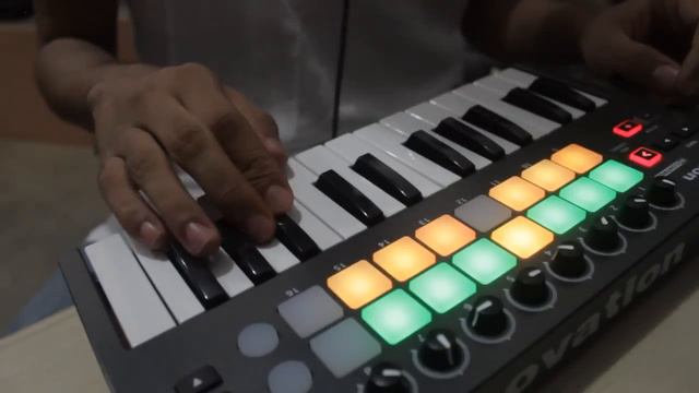 Novation // Launchkey Mini Live Performance! смотреть онлайн