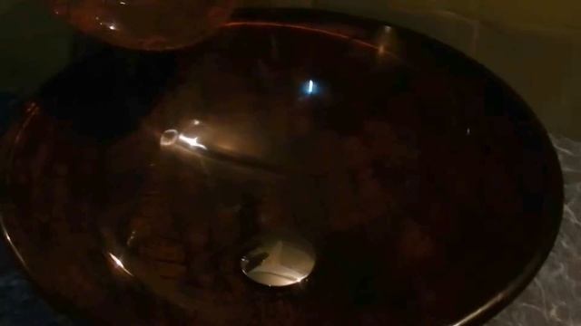 Стеклянная раковина для ванной и каскадный смеситель водопад с имитацией крокодила. Ручная работа. смотреть онлайн