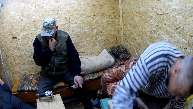 ВЕРХНИЙ ТОБОЛ! ЛОВИМ НОЧЬЮ С КОМФОРТОМ! РАССТАВИЛИ ЖЕРЛИЦЫ И СЕЛИ НА ЛЕЩА! РЫБАЛКА В КАЗАХСТАНЕ! смотреть онлайн