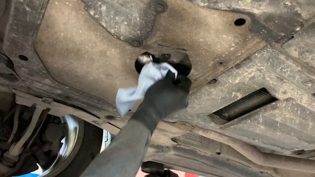 Как сделать замену масла в двигателе на BMW X6 E71 смотреть онлайн