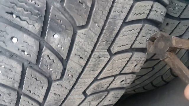 ☝ КАК САМОМУ УДАЛИТЬ ШИПЫ из ЗИМНЕЙ ПОКРЫШКИ | РЕЗИНЫ смотреть онлайн