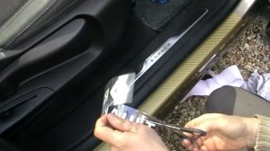 Защитная пленка на пороги с логотипом.