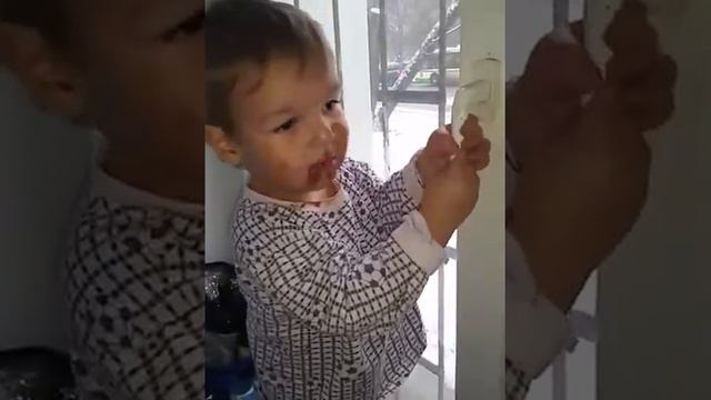Украл шоколадку смотреть онлайн