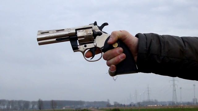 Colt Python 4 inch 9mm blank gun in slow motion HD смотреть онлайн