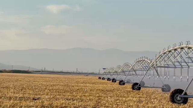 Фронтальная дождевальная машина AFKO смотреть онлайн