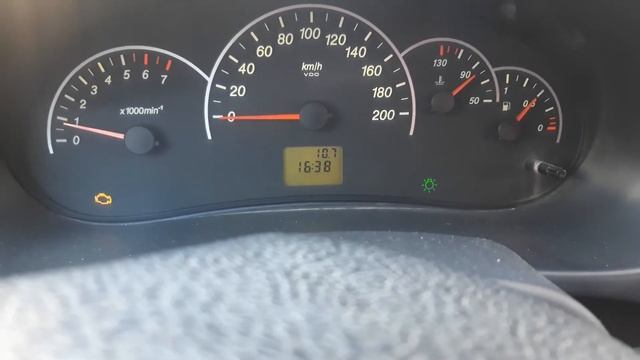 Как настроить часы на бортовом компьютере Лада Приора. смотреть онлайн