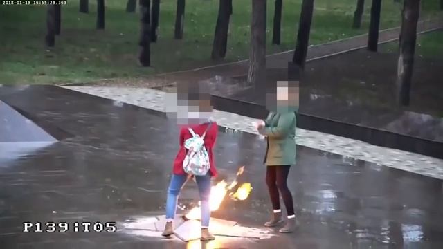 В Краснодарском крае школьницы устроили танцы возле Вечного огня смотреть онлайн